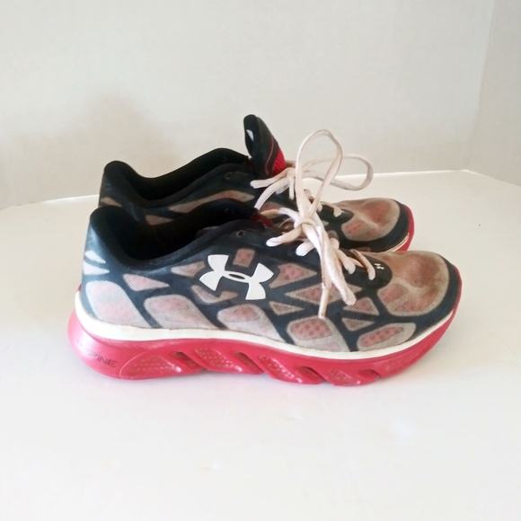 under armour youth running shoes